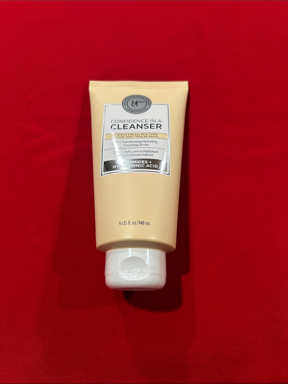 it cosmetics Confidence in a Cleanser Hydrating Facial Cleanser - Beige, White